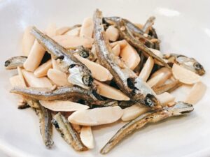 小魚アーモンド